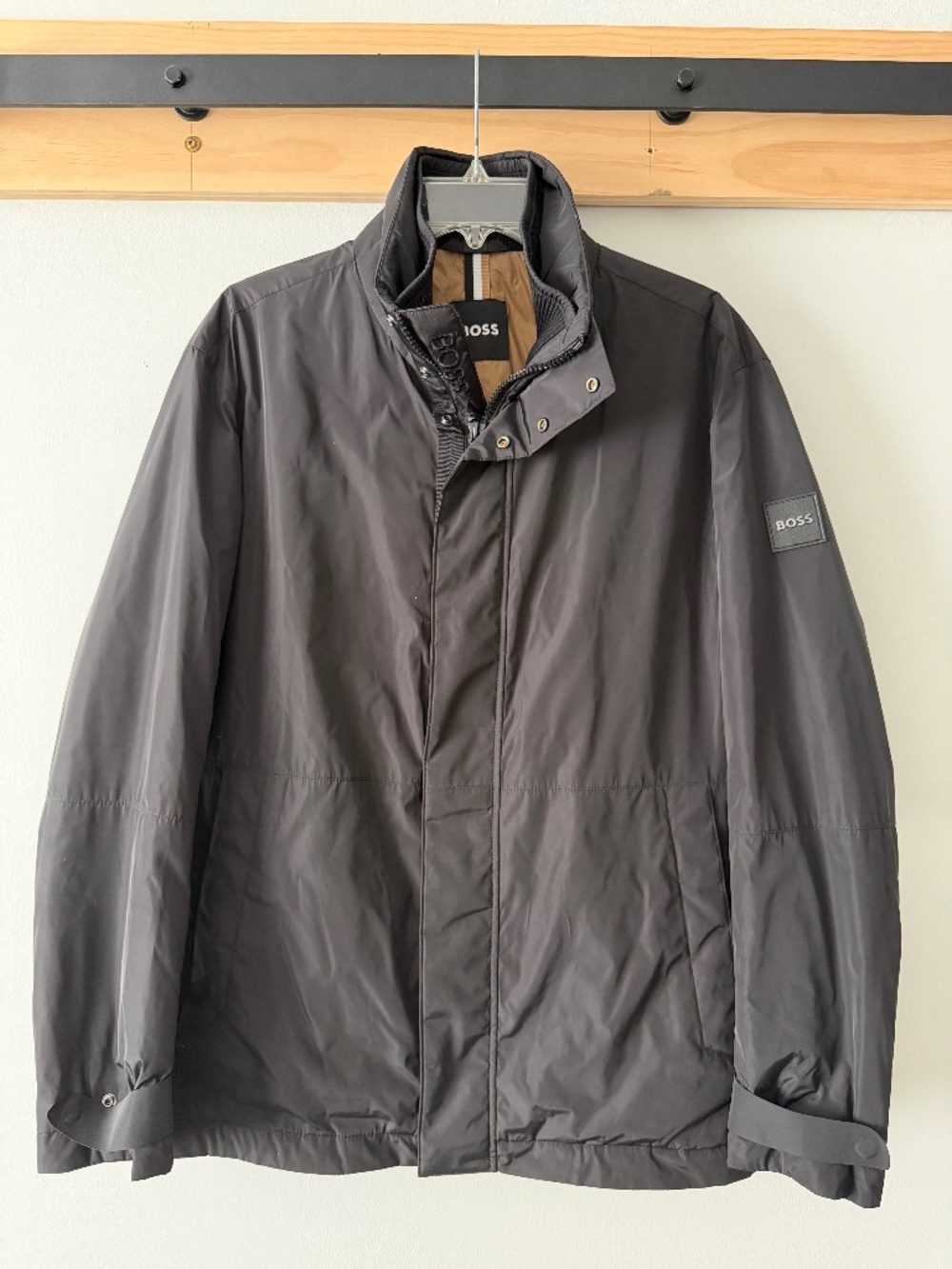 Hugo boss men’s fall jacket - size 38R. Like new